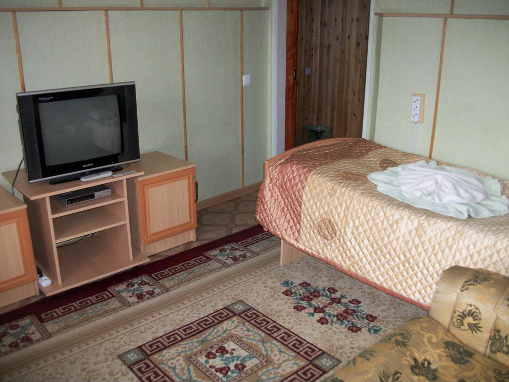 Hotel Enirest Karakol Esterno foto