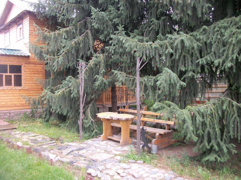 Hotel Enirest Karakol Esterno foto