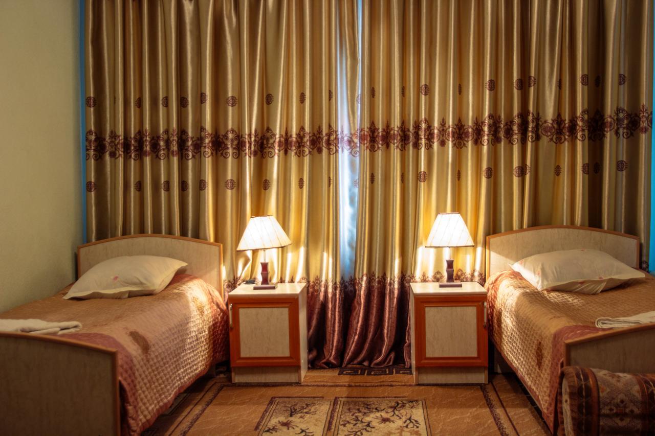 Hotel Enirest Karakol Esterno foto